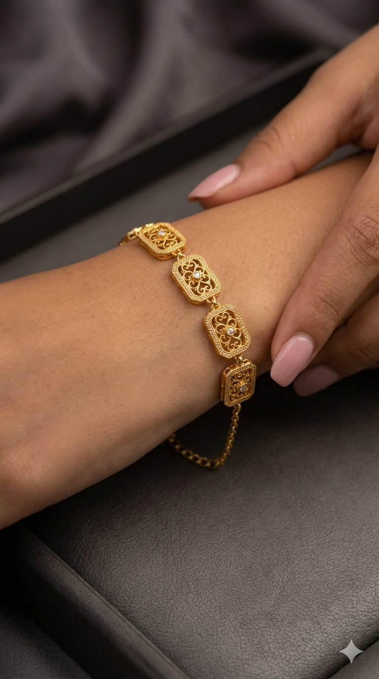 High-Quality Imitation Gold Bracelet – Filigree Motifs, Adjustable Chain