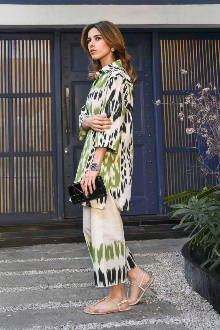 Green White Ikat Printed Linen Blend Collared Tunic Shirt | 3/4 Sleeve Casual Top | SKU: J6051
