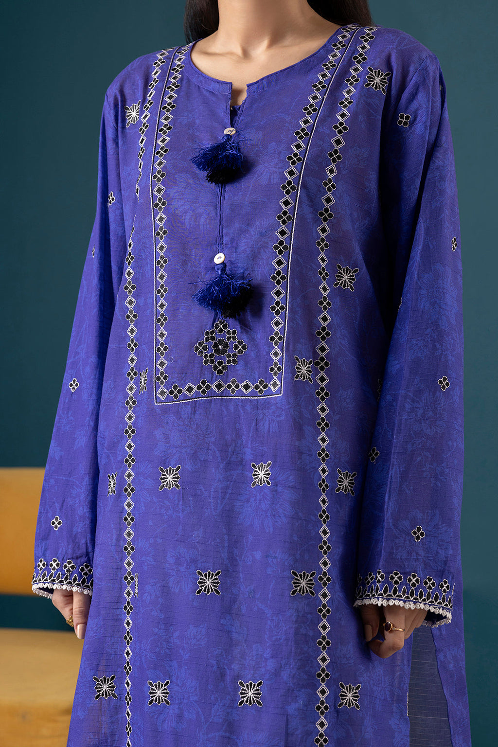 Embroidered Kurta Dupatta - 2230