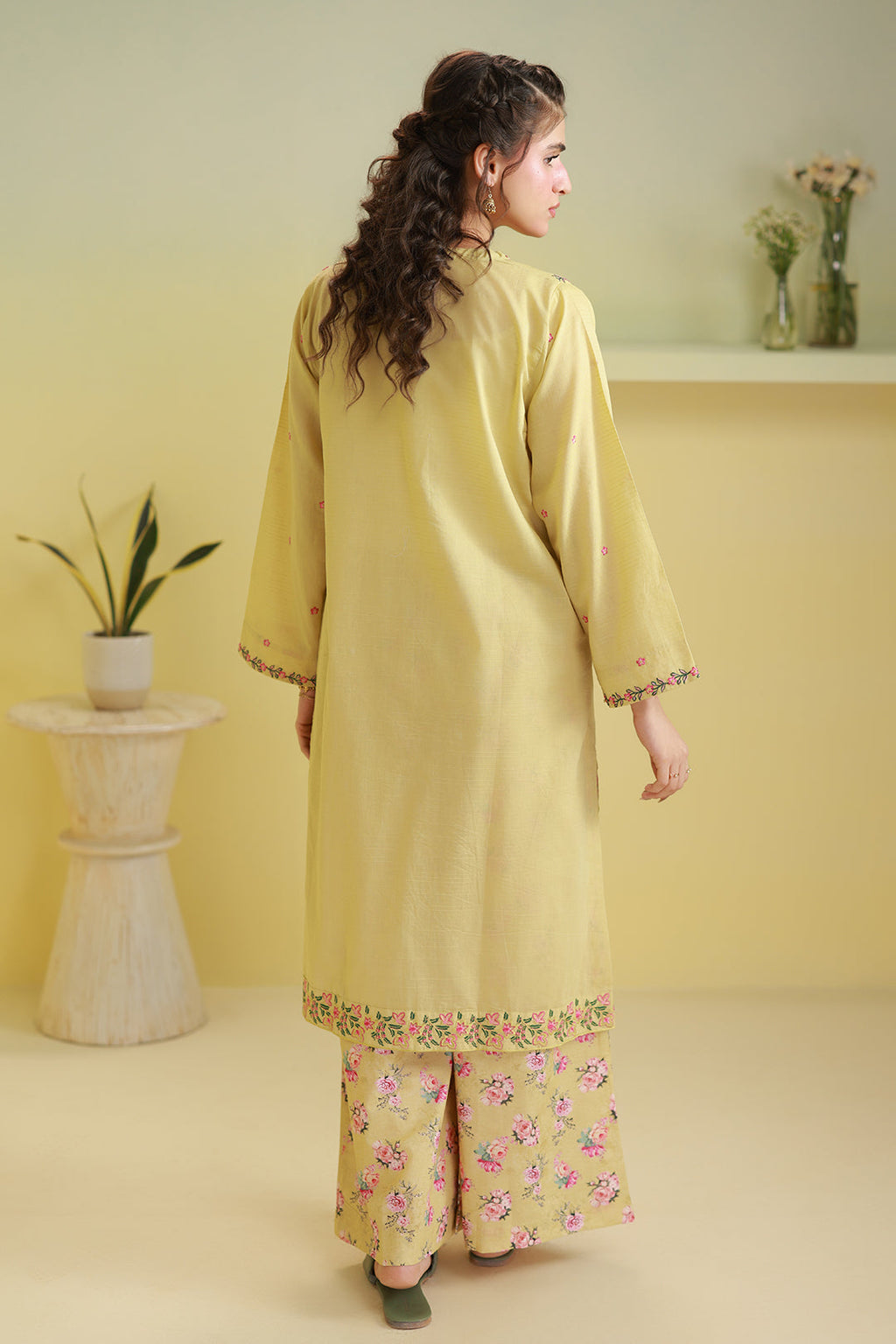 Embroidered Kurta Trouser - 2665