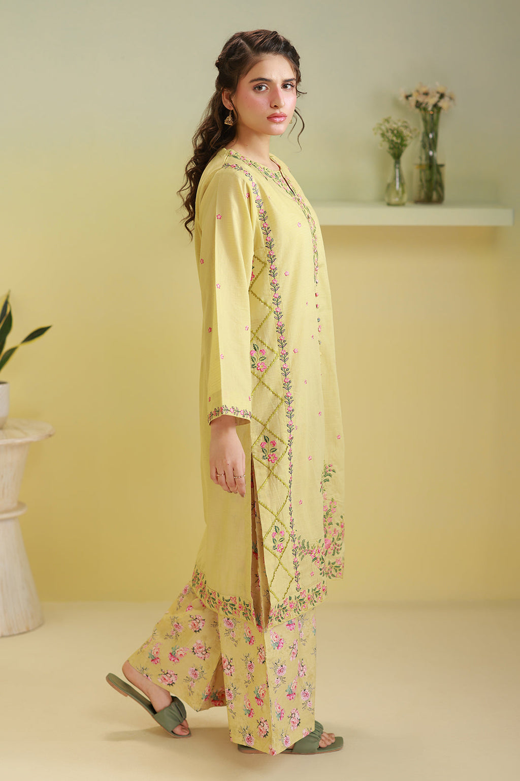 Embroidered Kurta Trouser - 2665