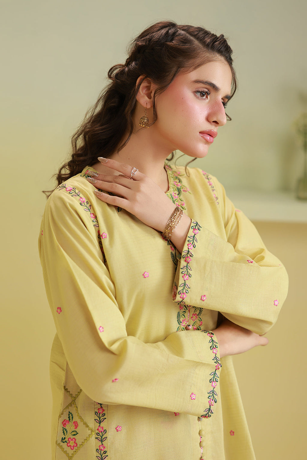 Embroidered Kurta Trouser - 2665