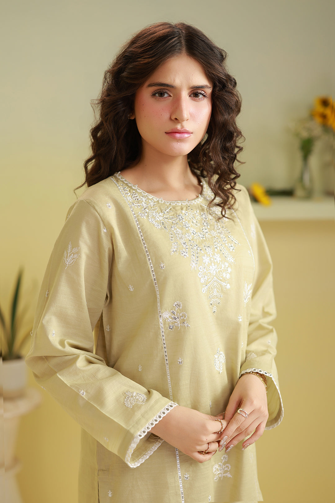 Embroidered Kurta Trouser - 2576
